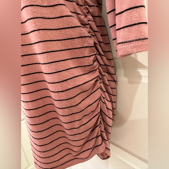 Motherhood Maternity Size M Blush Nude Pink Ruched Soft Jersey Knit Tunic Top - Picture 5 of 10